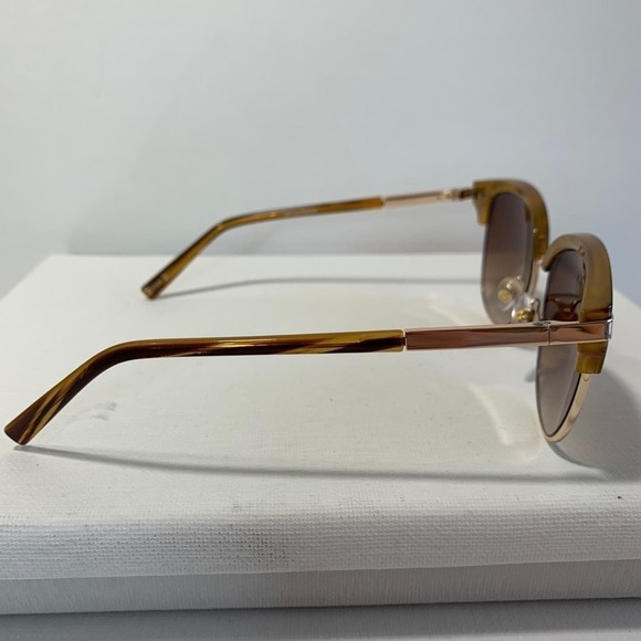 NWOT gold and tortoise sunglasses club master - Picture 2 of 3